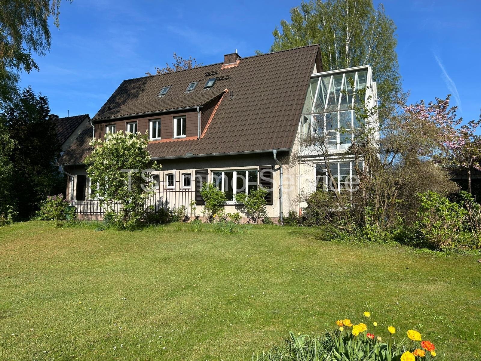 Unten Leben, oben Träumen: Ein Haus mit Charakter und viel Freiheit Unten Leben, oben Träumen: Ein Haus mit Charakter und viel Freiheit