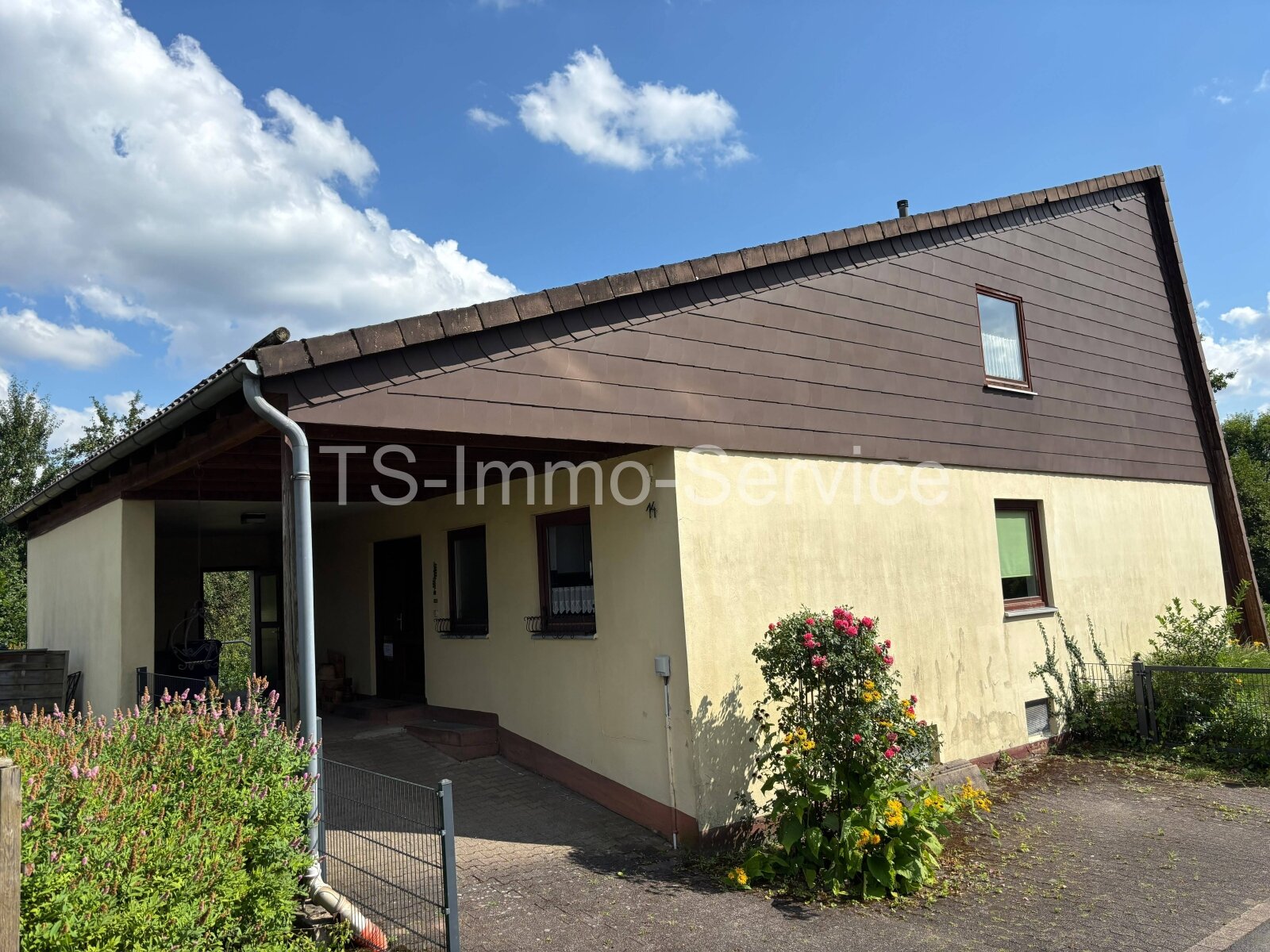 ! RESERVIERT ! Einfamilienhaus mit Gestaltungspotenzial in ruhiger Lage ! RESERVIERT ! Einfamilienhaus mit Gestaltungspotenzial in ruhiger Lage